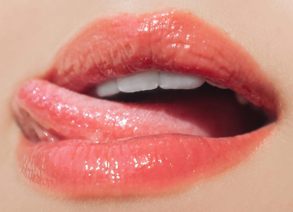 Four Secrets to Using a Lip Plumper Device